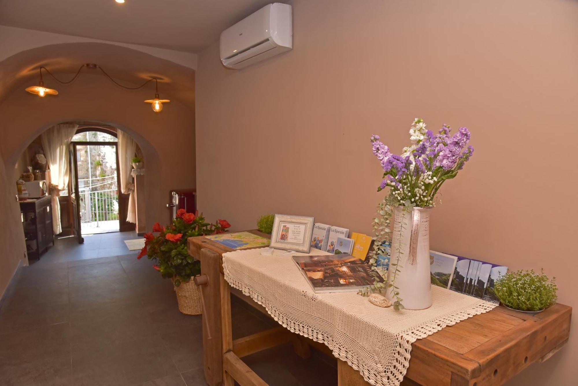 Casa Vacanze Tra I Monti E San Martino Biassa 外观 照片
