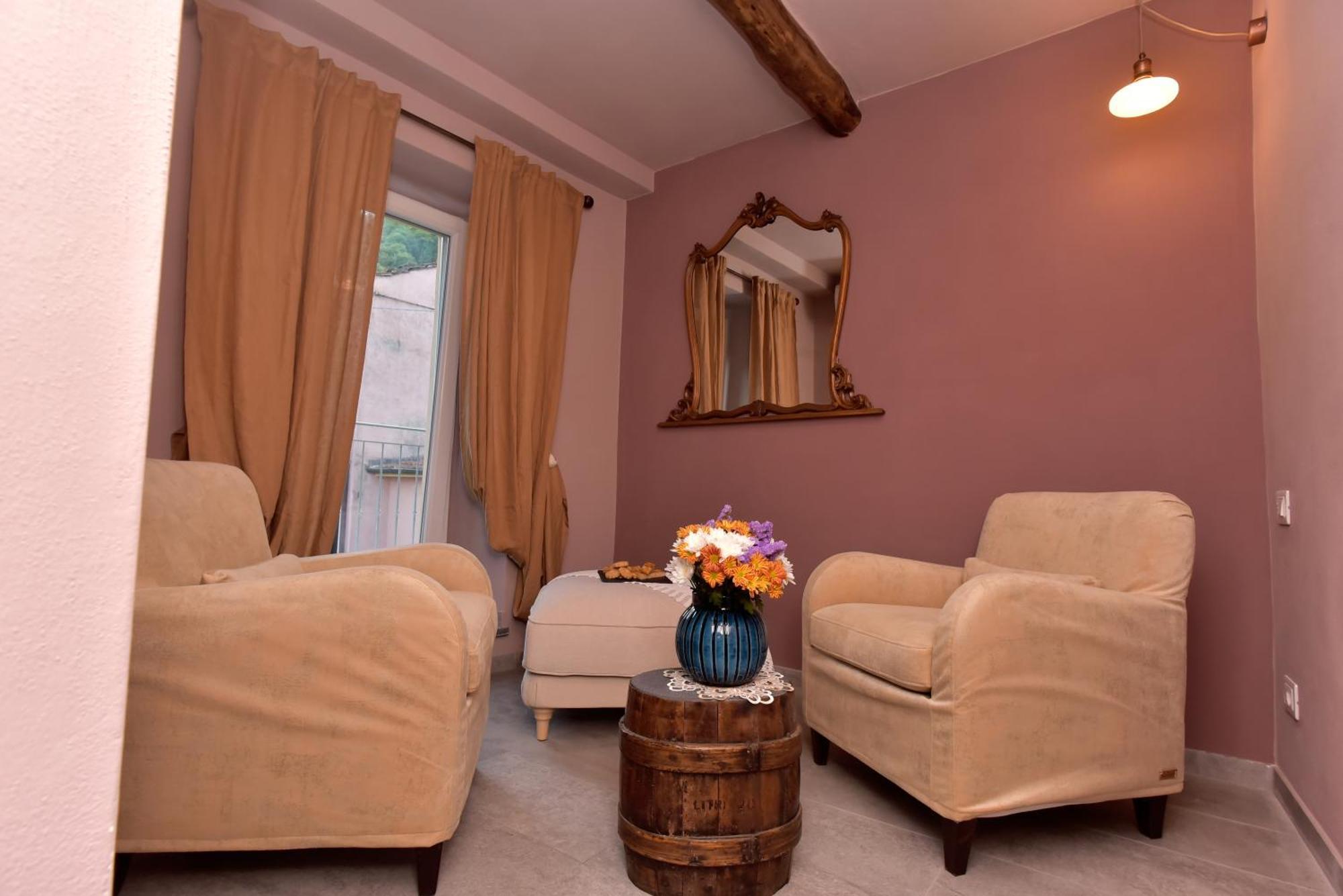 Casa Vacanze Tra I Monti E San Martino Biassa 外观 照片